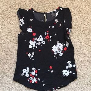 Ann Taylor shell with cute ruffle sleeve detail!